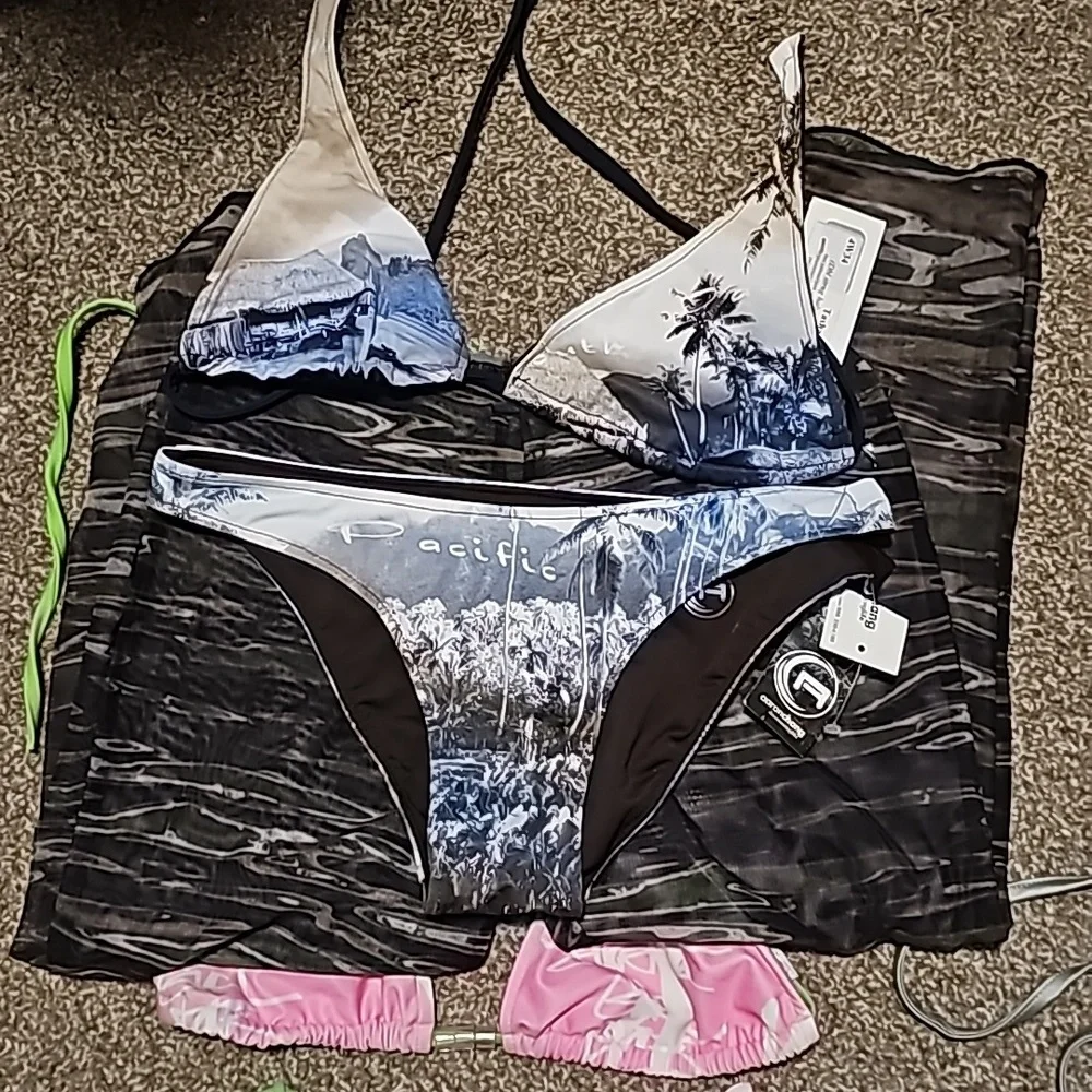 Bikini sets - Picture 10 of 13